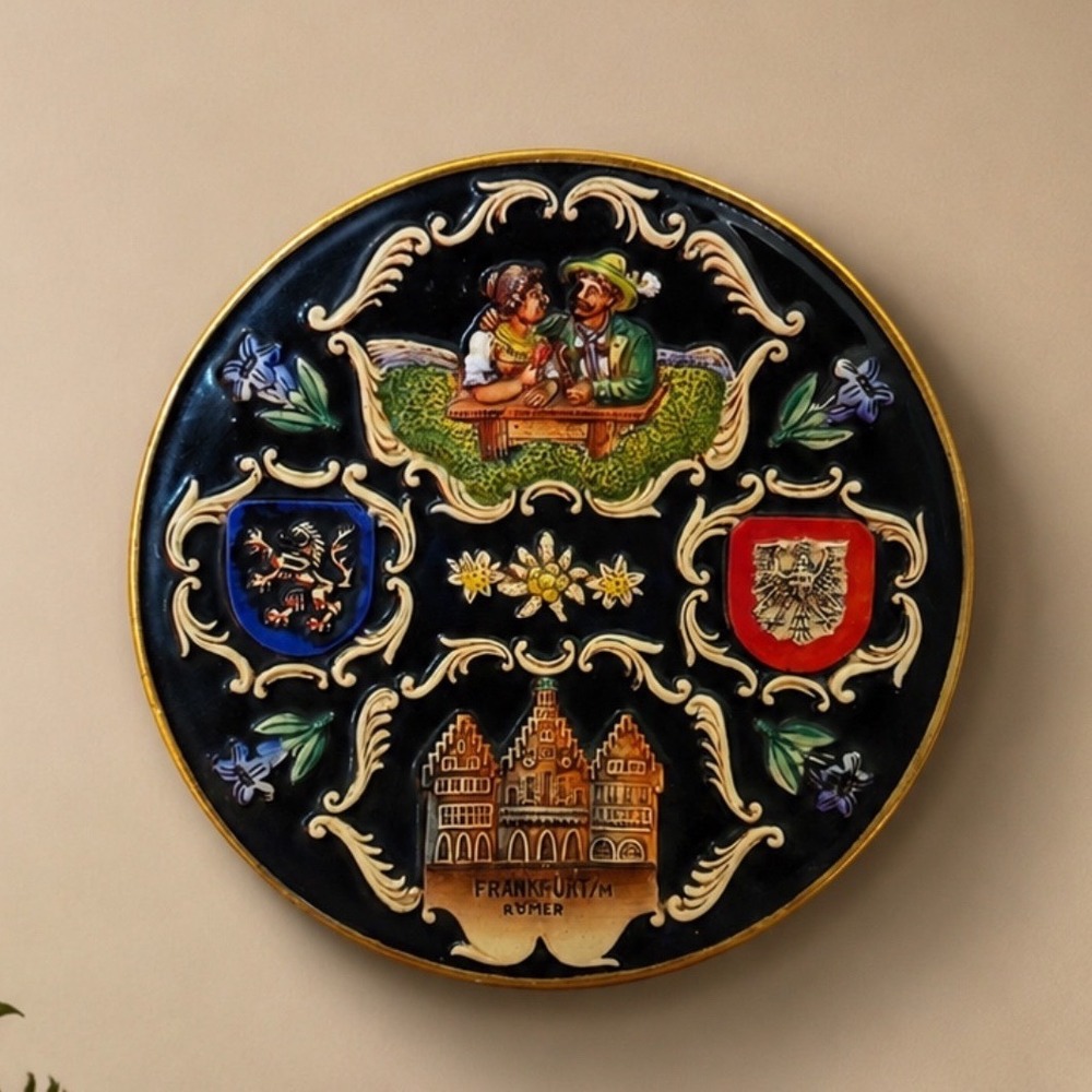 Vintage Frankfurt Rรถmer German Souvenir Wall Plate 3Dโ Relief Ceramic 7.5"